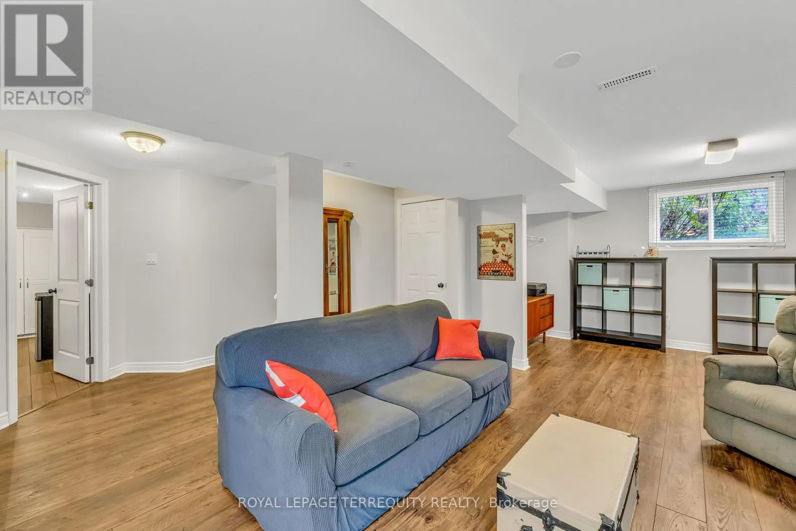 22 WILLARD HUNT COURT