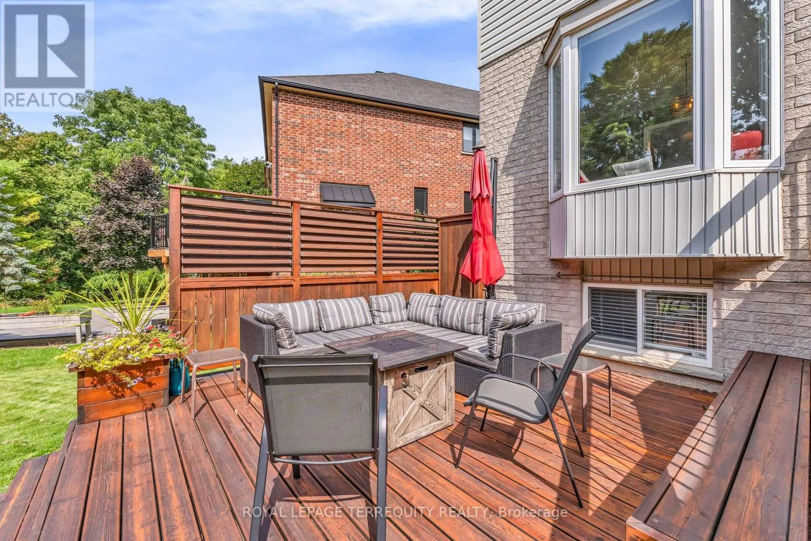 22 WILLARD HUNT COURT
