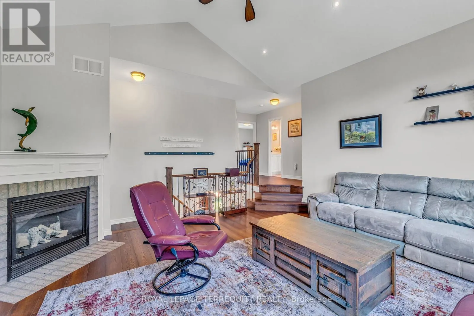 22 WILLARD HUNT COURT