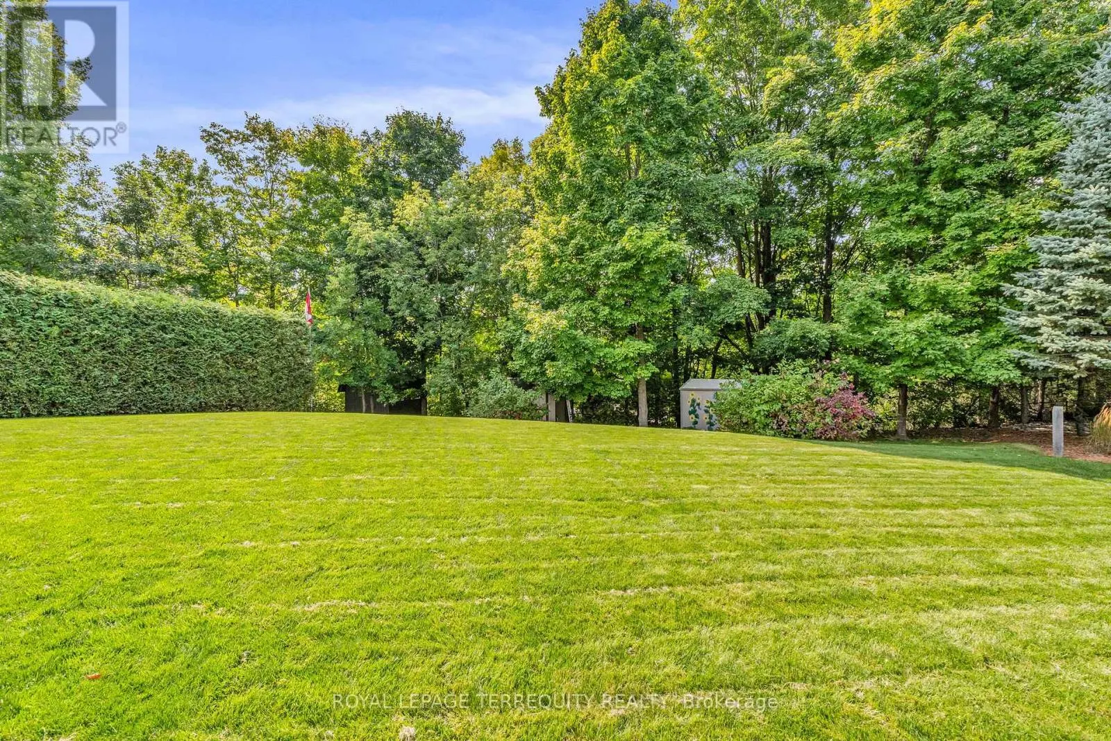 22 WILLARD HUNT COURT