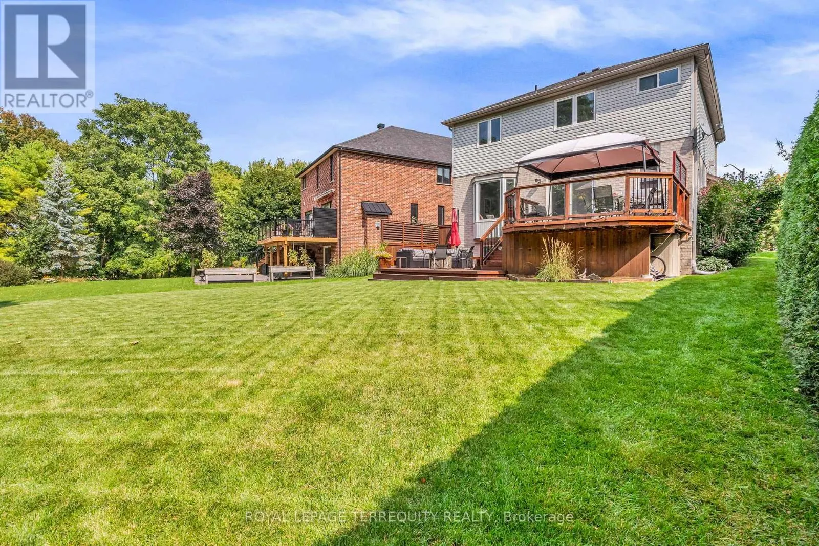 22 WILLARD HUNT COURT