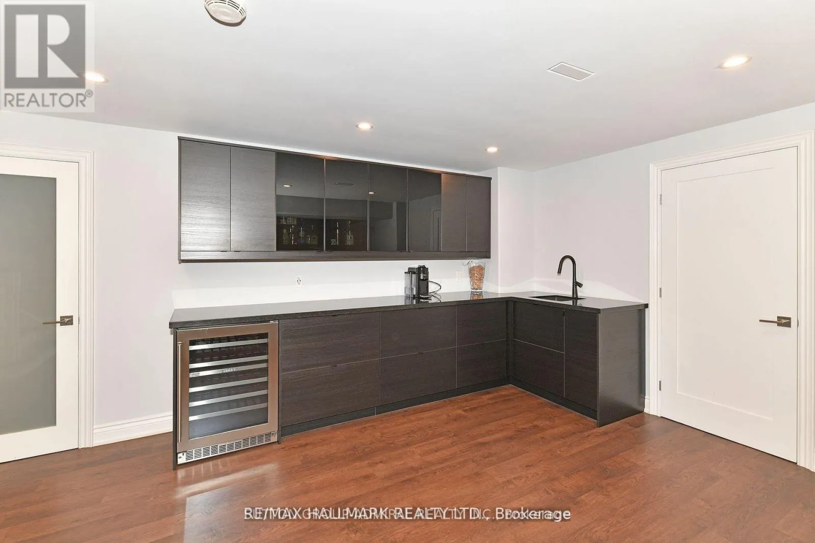 25 GRENADIER CRESCENT
