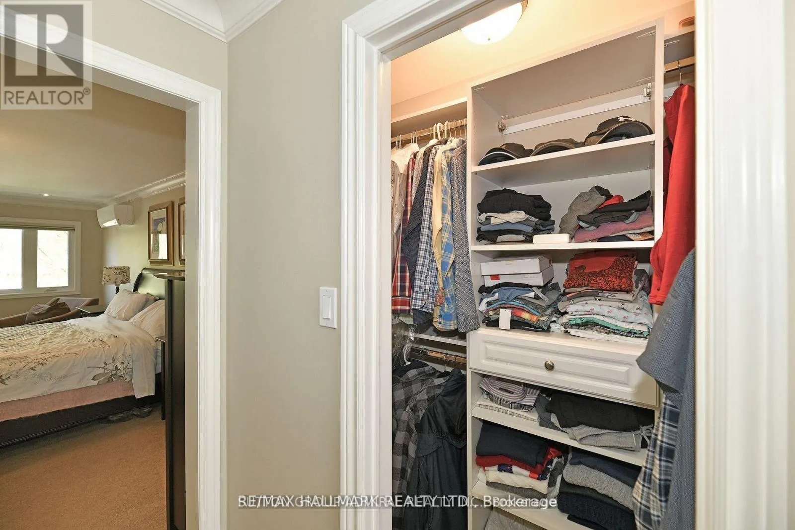 25 GRENADIER CRESCENT