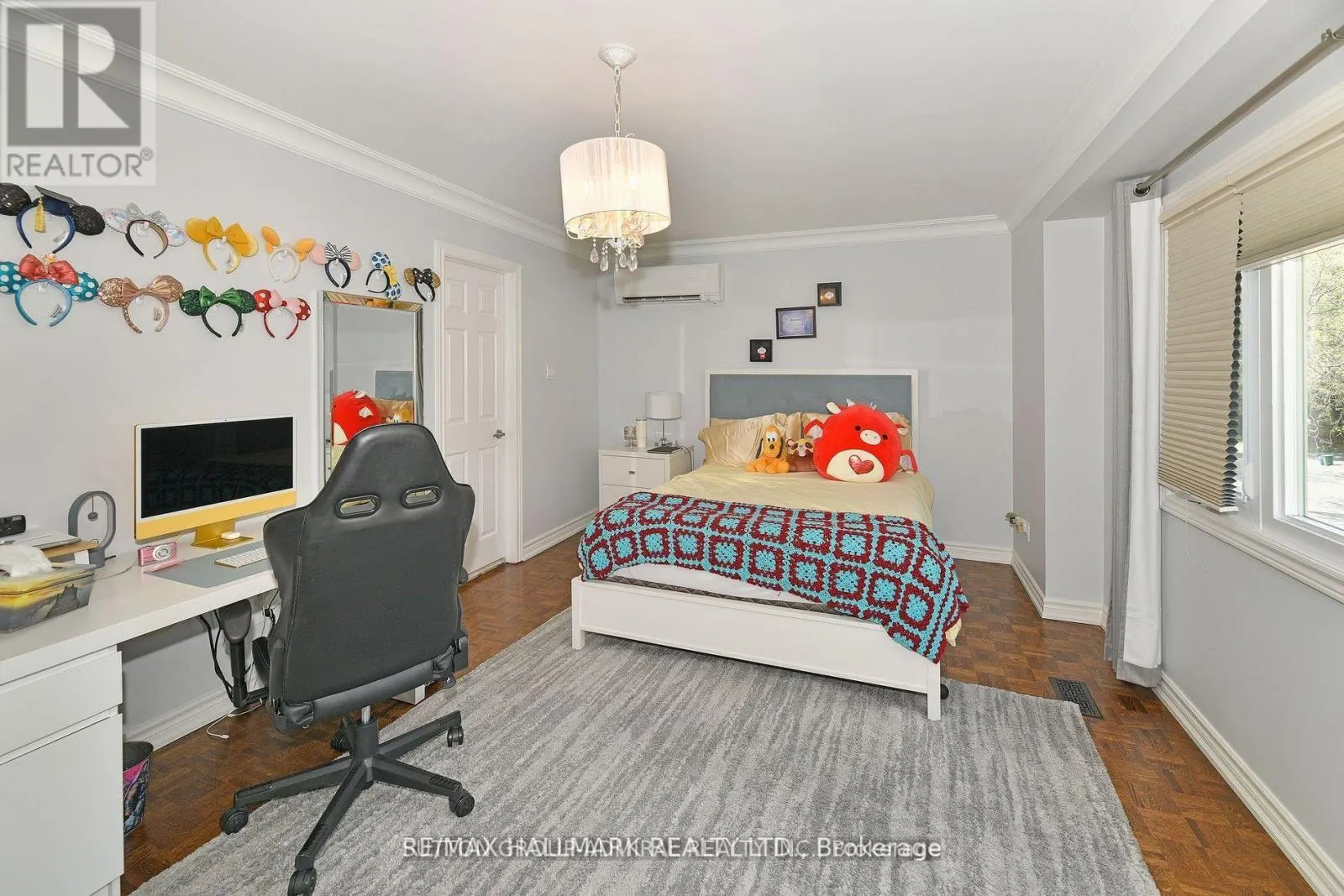 25 GRENADIER CRESCENT