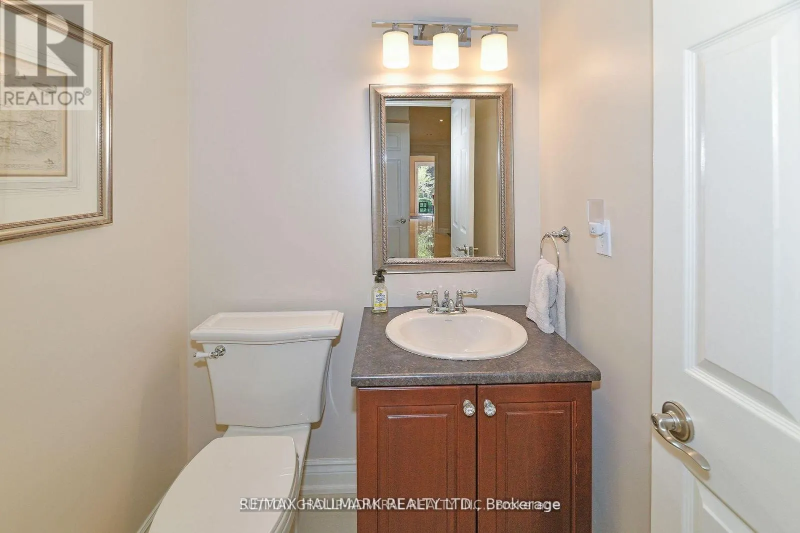 25 GRENADIER CRESCENT