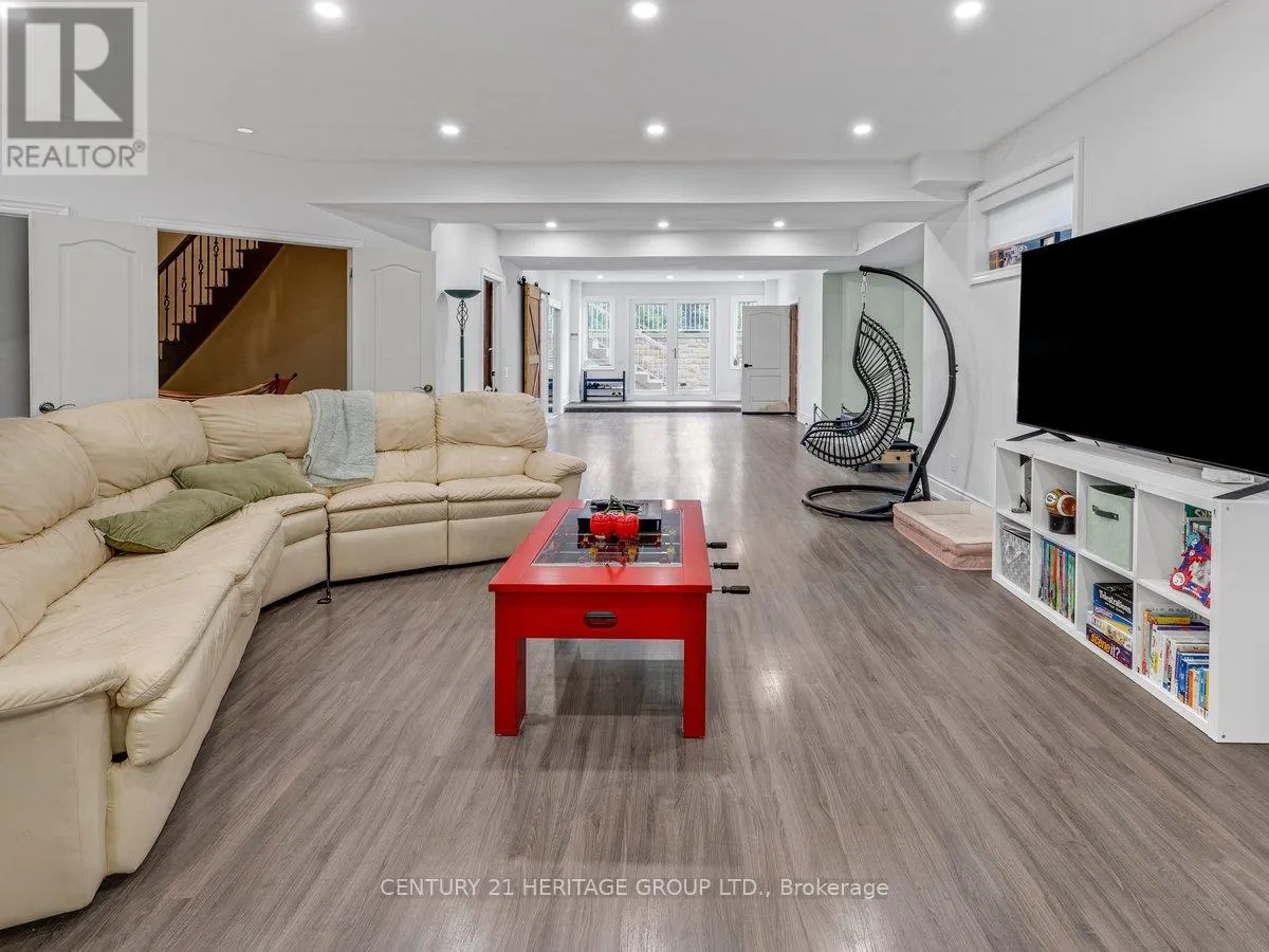 12 PRINCE ADAM COURT
