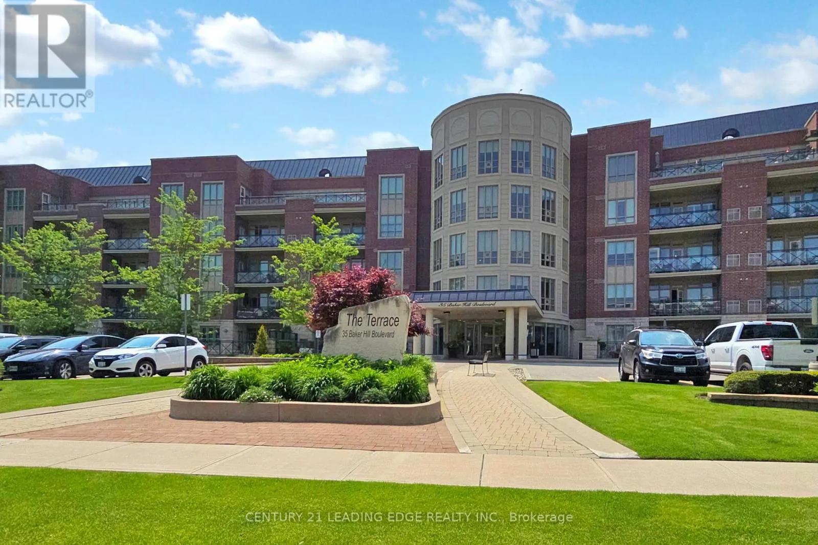 305 - 35 BAKER HILL BOULEVARD