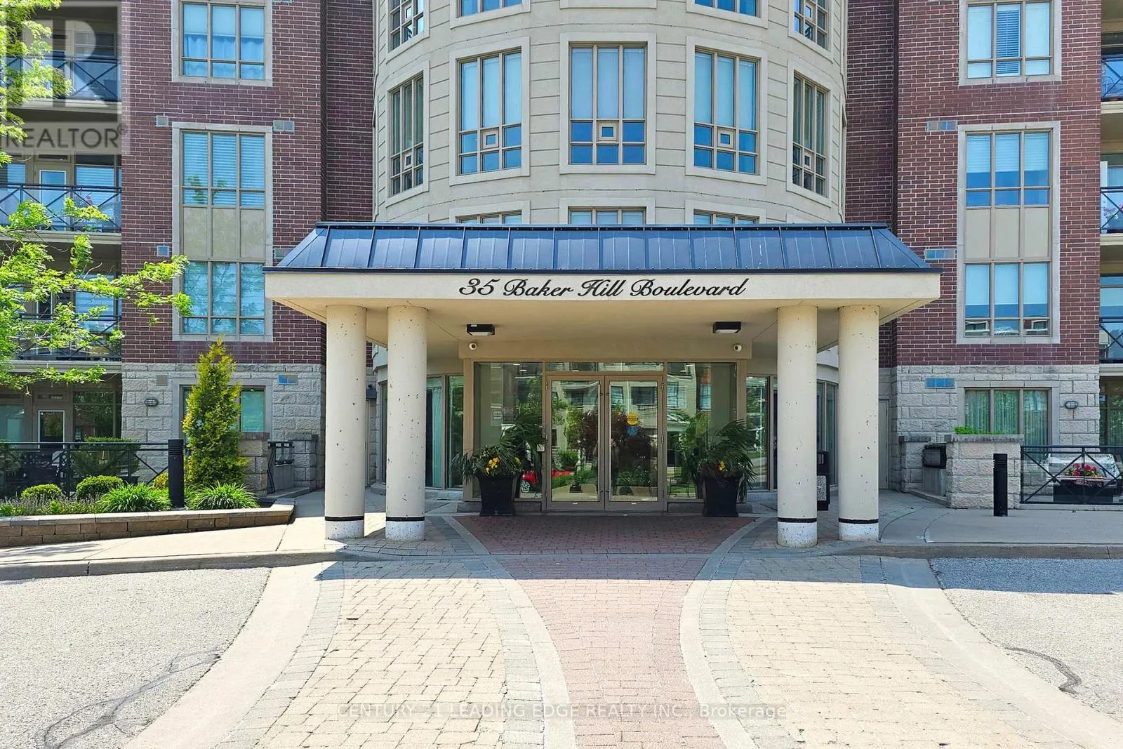 305 - 35 BAKER HILL BOULEVARD