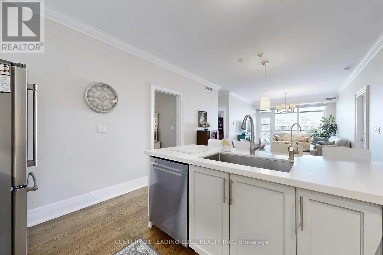 305 - 35 BAKER HILL BOULEVARD