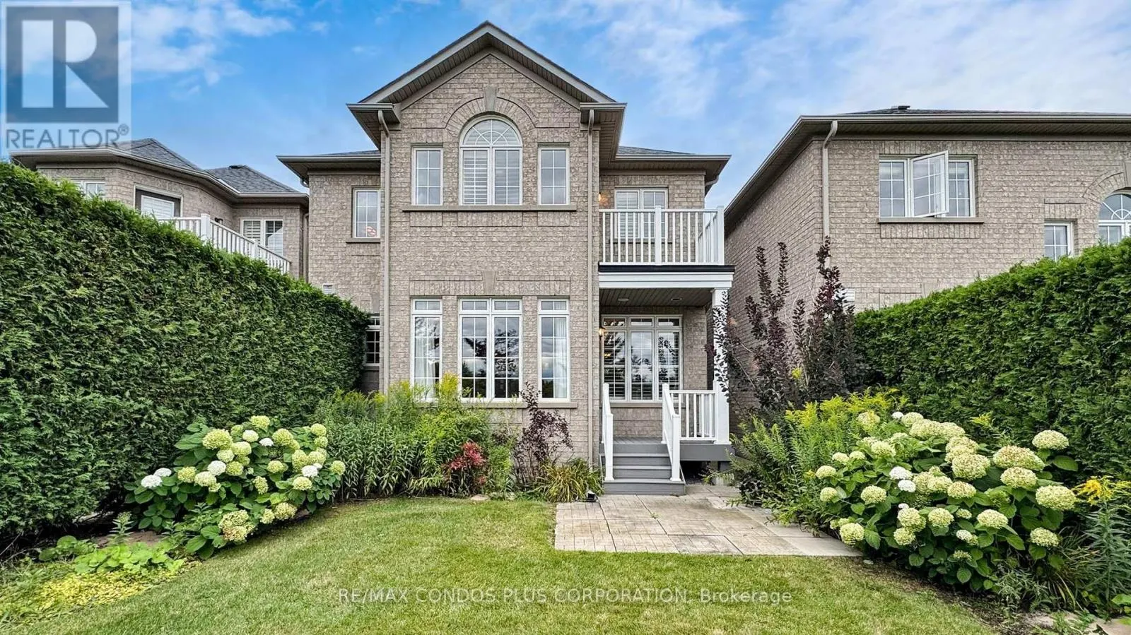 81 STONECLIFFE CRESCENT