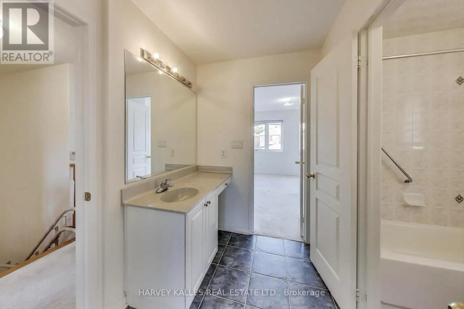802 CORNELL ROUGE BOULEVARD