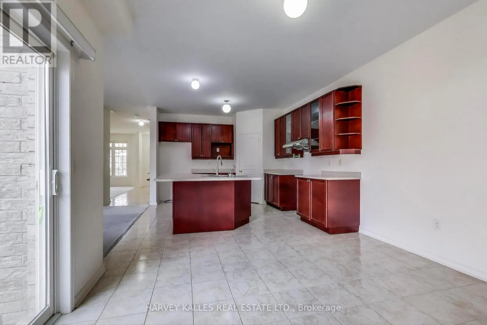 802 CORNELL ROUGE BOULEVARD