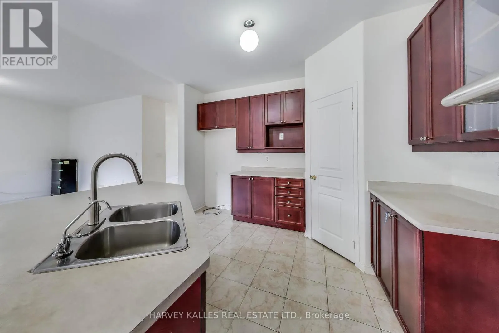 802 CORNELL ROUGE BOULEVARD