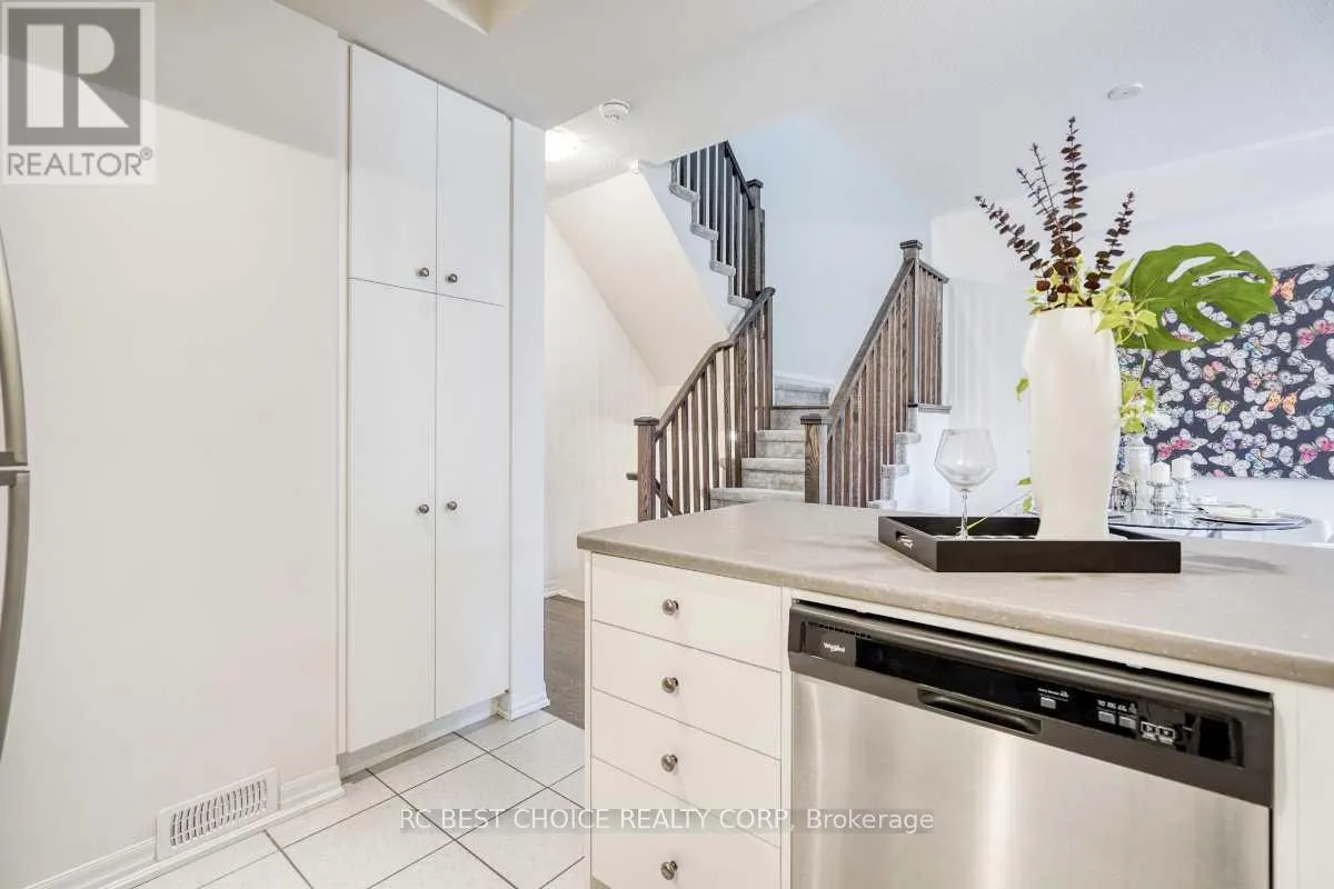 24 DELANO WAY
