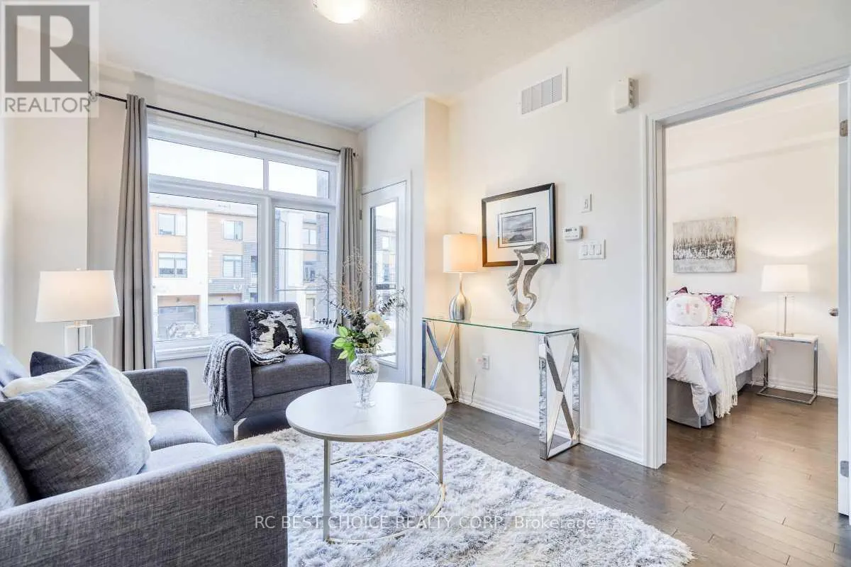 24 DELANO WAY