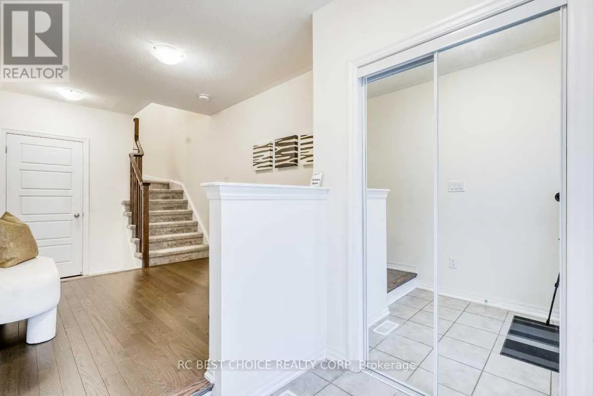 24 DELANO WAY