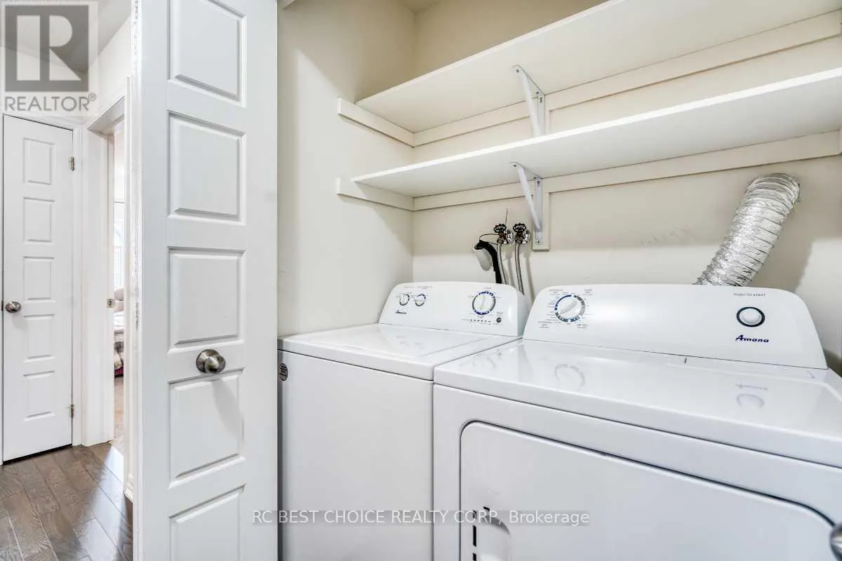 24 DELANO WAY