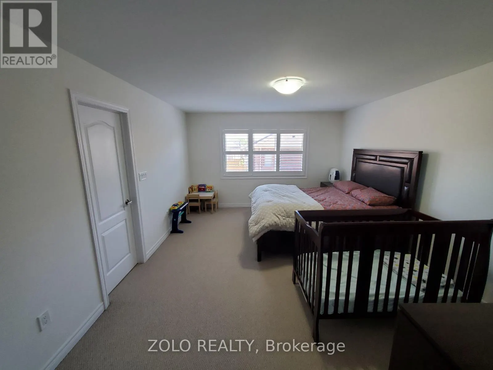 7 THORNAPPLE LANE