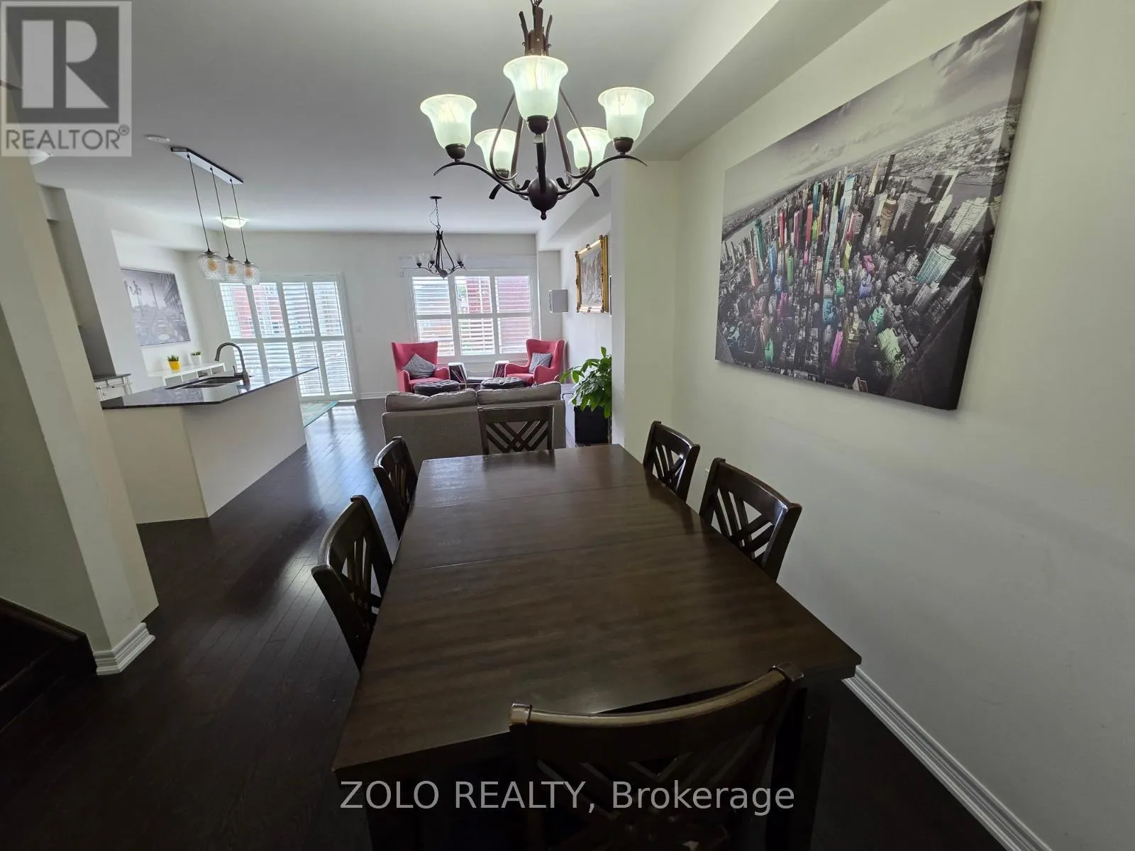 7 THORNAPPLE LANE
