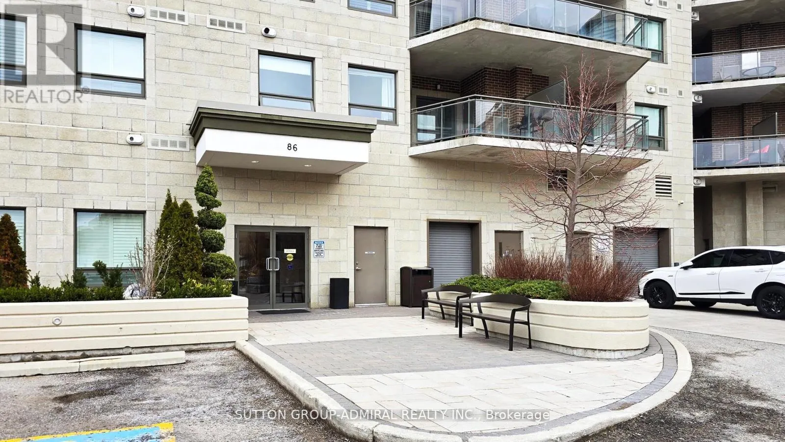 86 WOODBRIDGE AVENUE