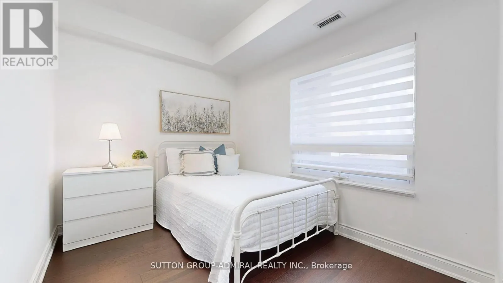 86 WOODBRIDGE AVENUE