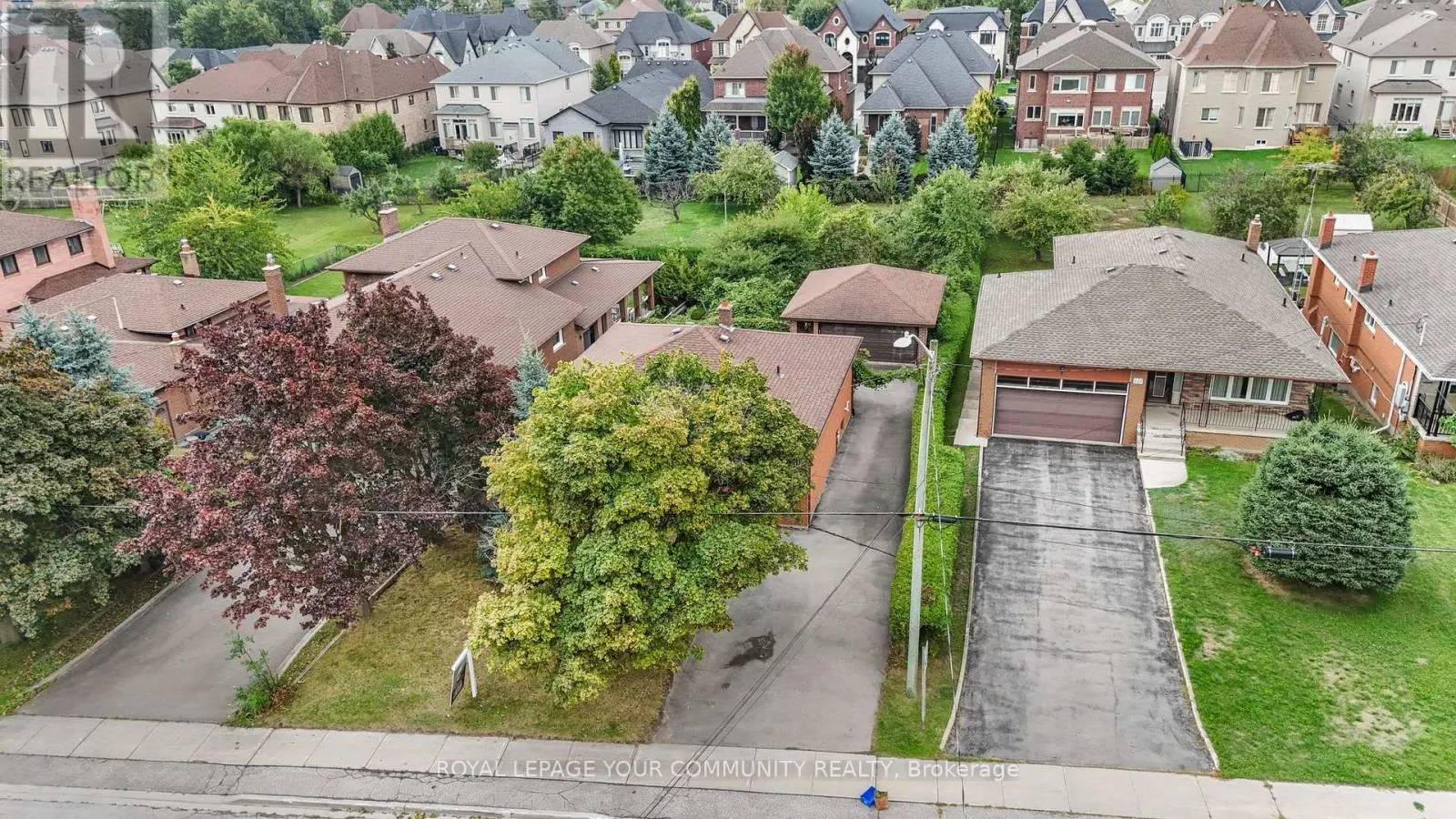 221 ELGIN MILLS ROAD W