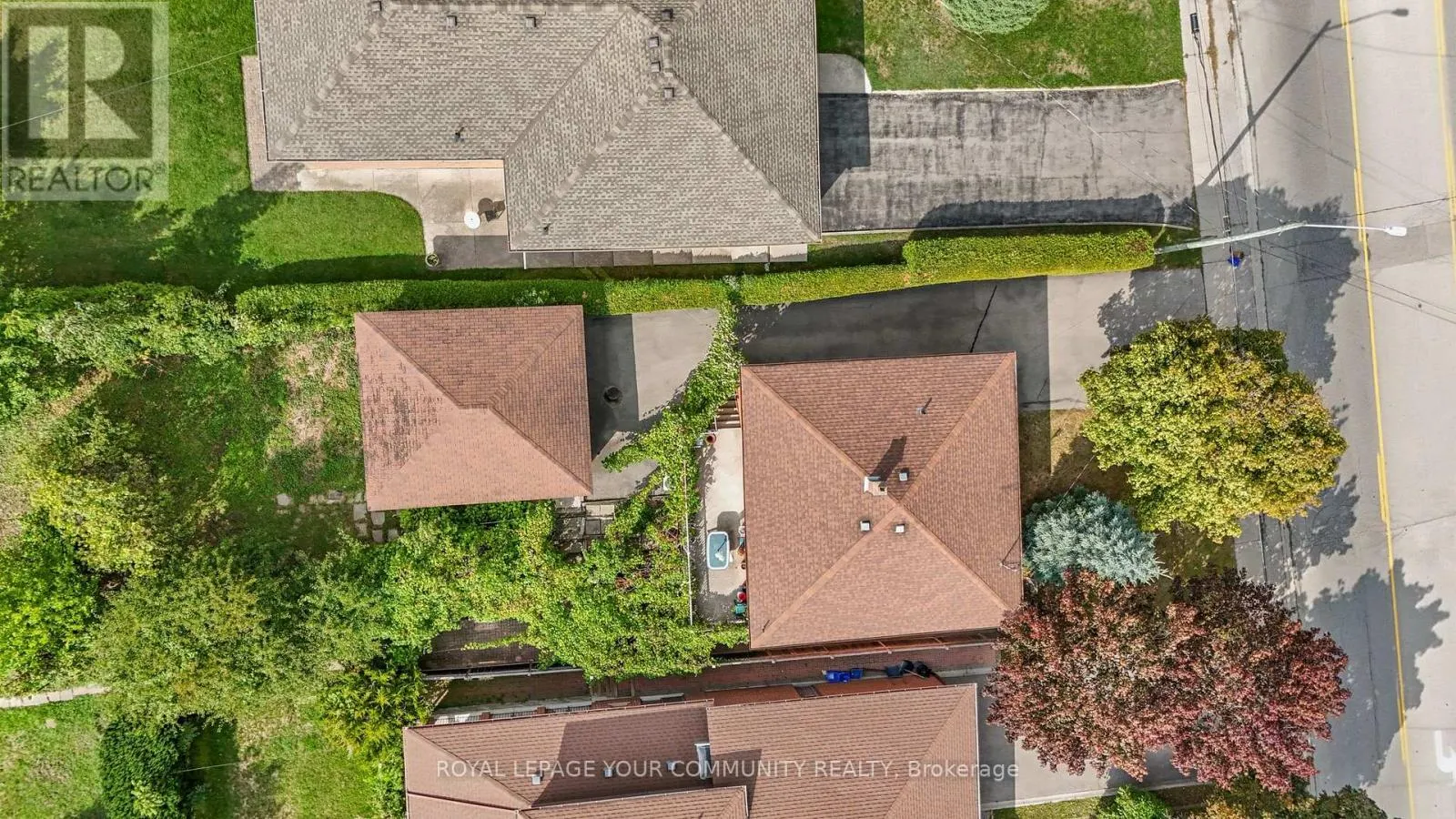 221 ELGIN MILLS ROAD W