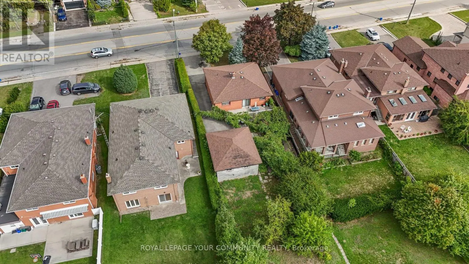 221 ELGIN MILLS ROAD W