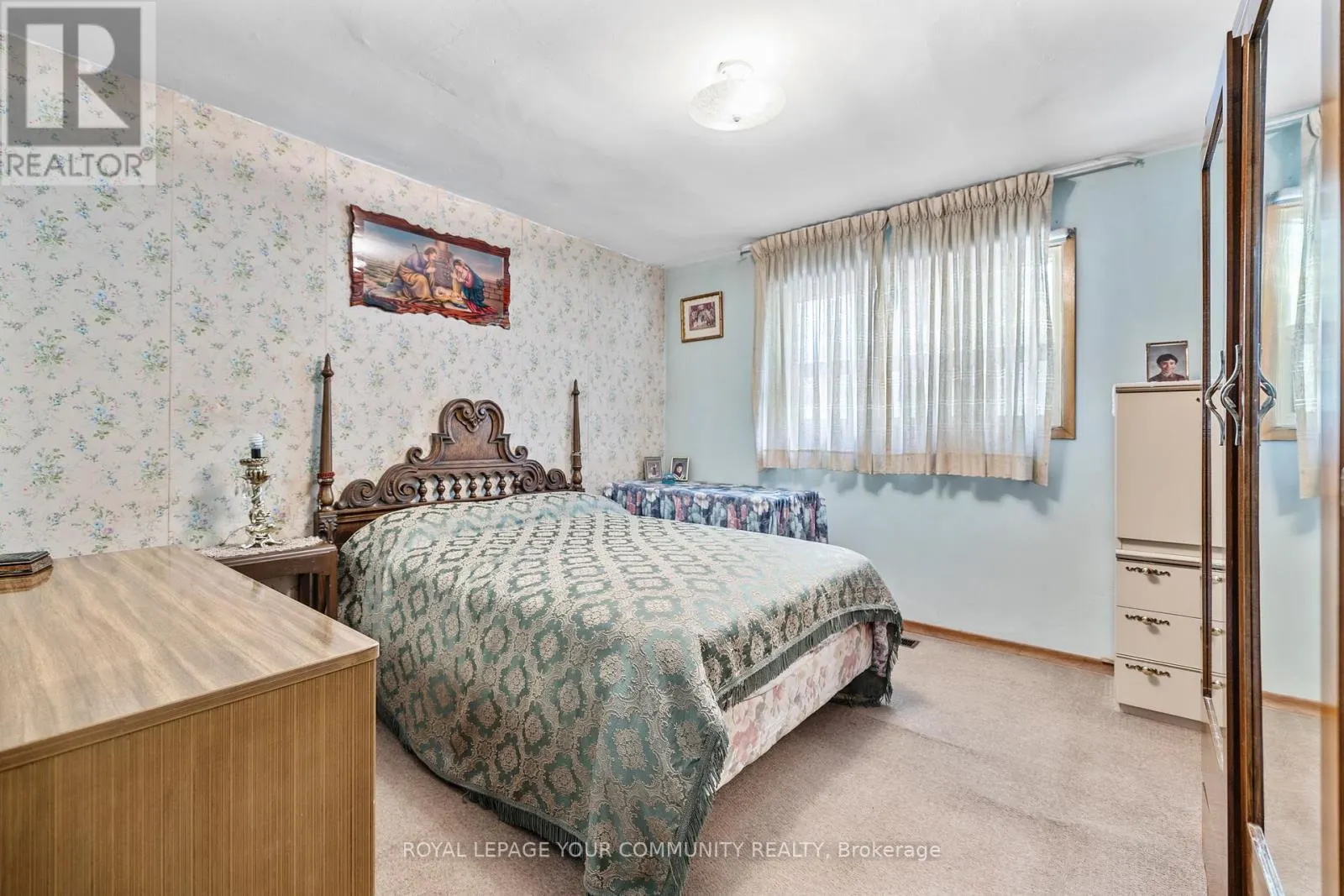 221 ELGIN MILLS ROAD W