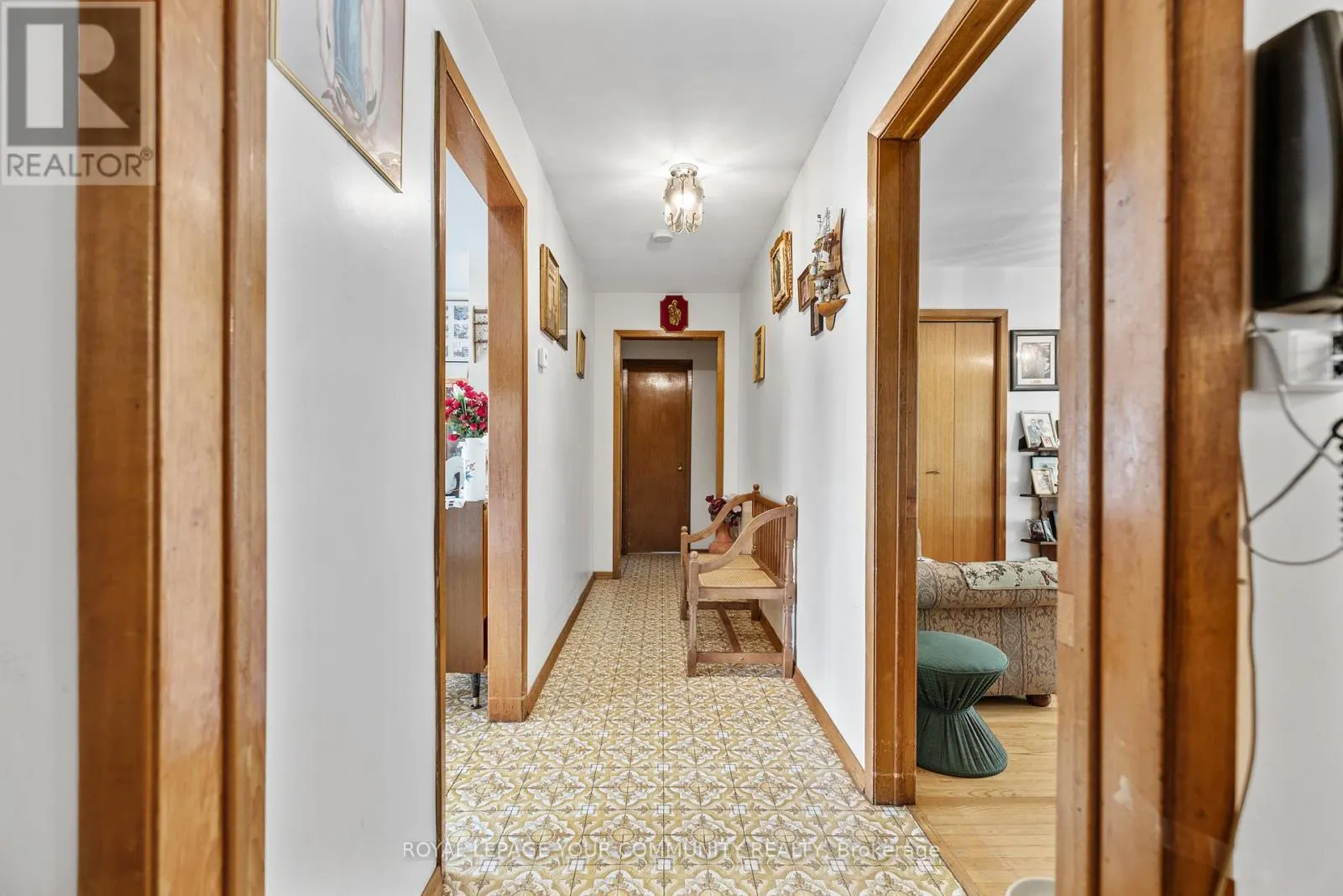 221 ELGIN MILLS ROAD W