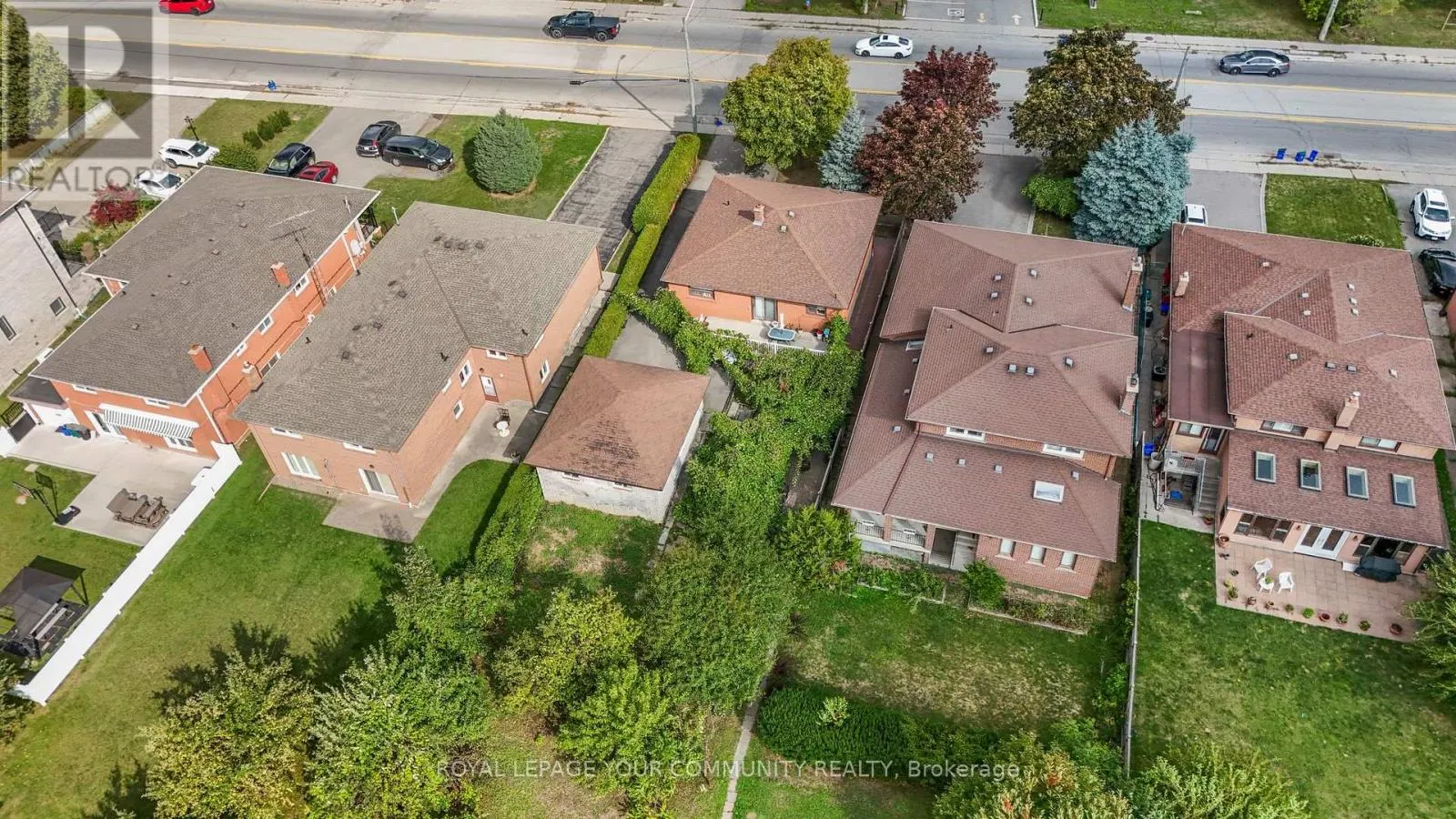 221 ELGIN MILLS ROAD W