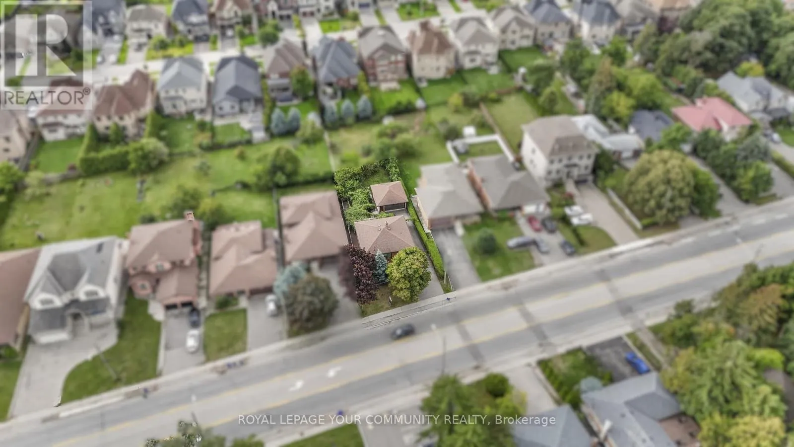 221 ELGIN MILLS ROAD W