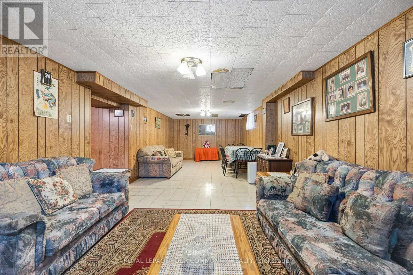 221 ELGIN MILLS ROAD W