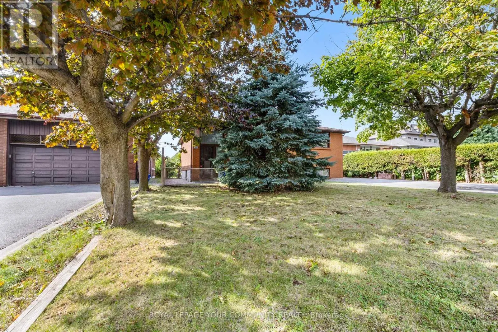 221 ELGIN MILLS ROAD W