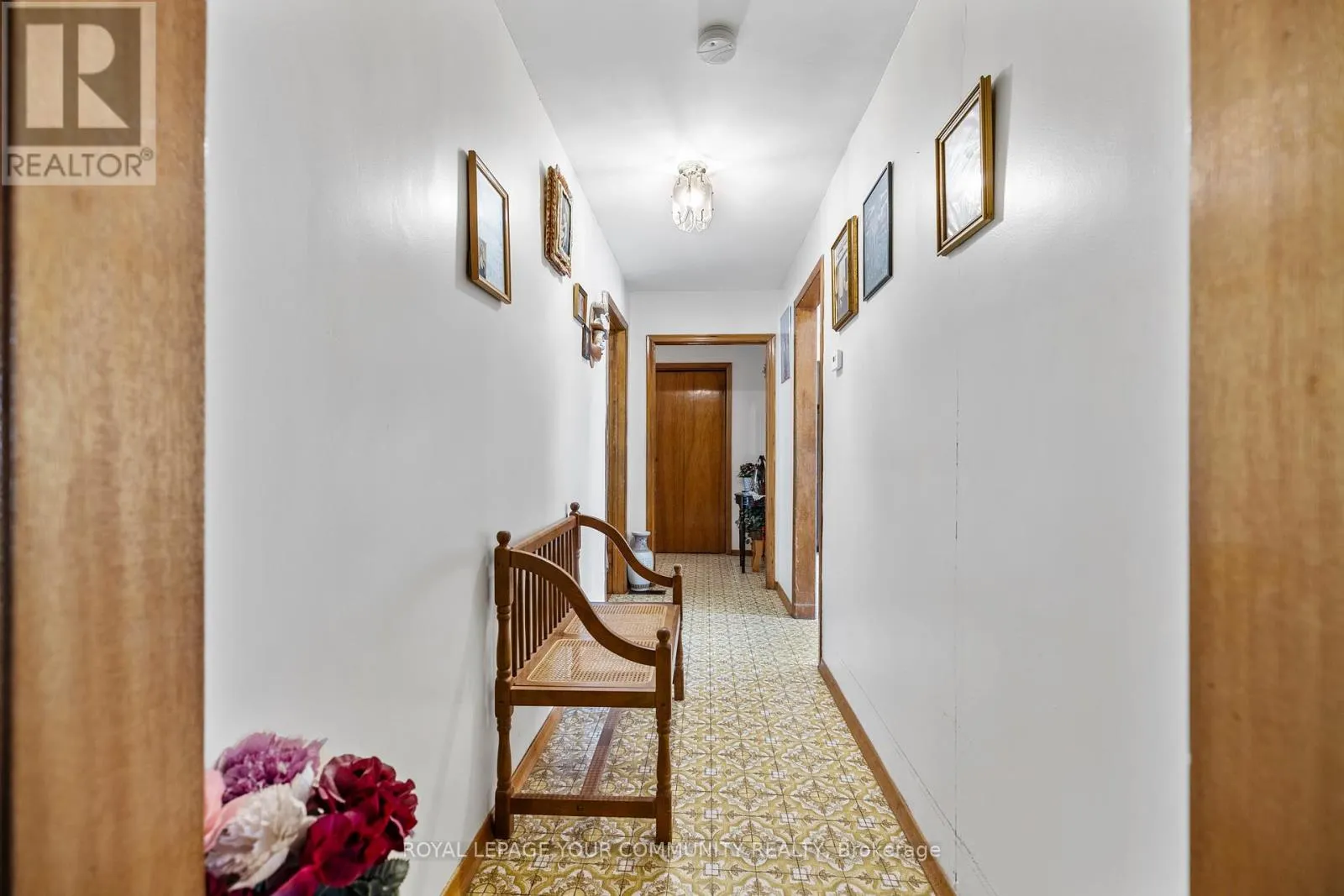 221 ELGIN MILLS ROAD W