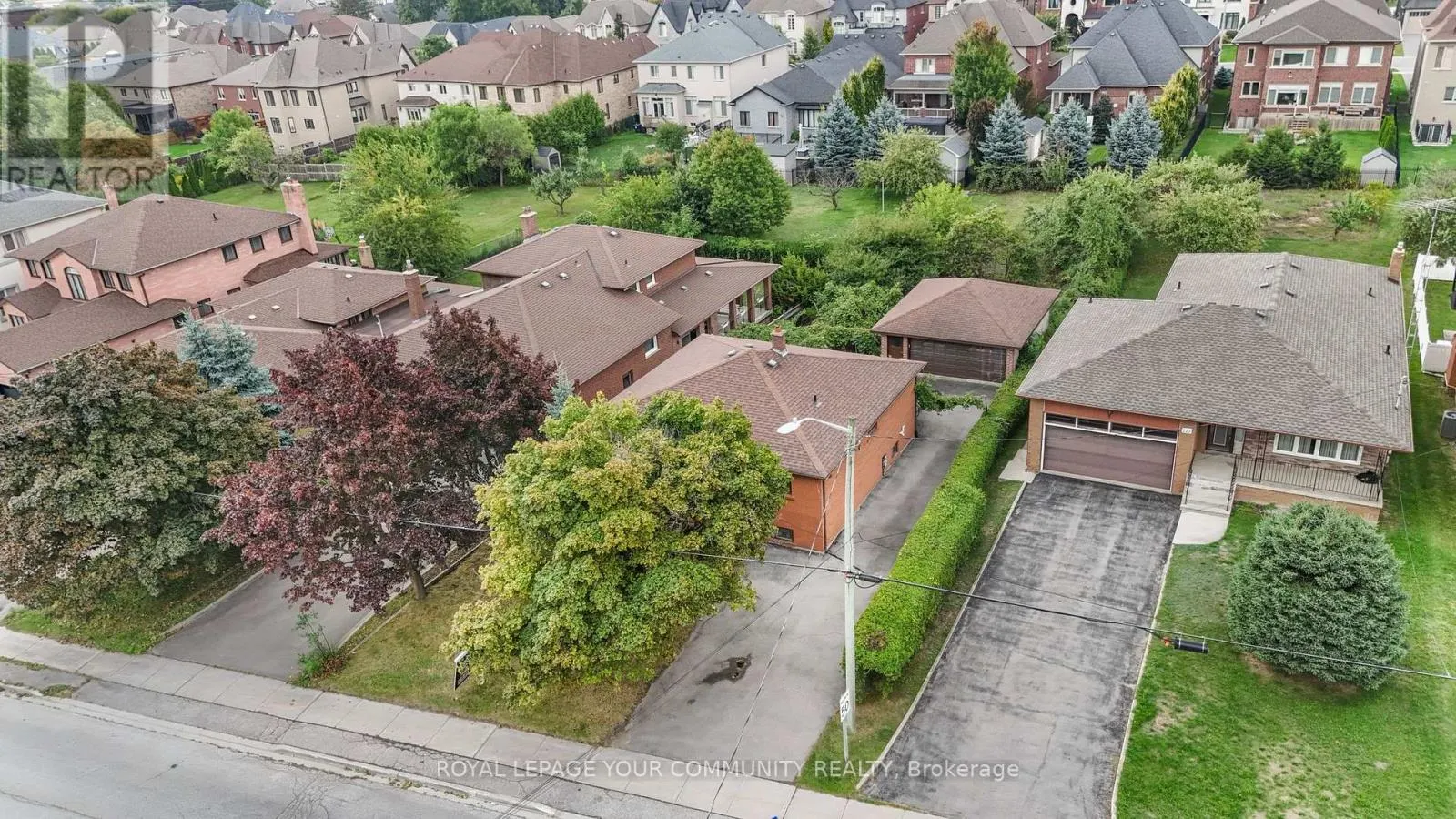 221 ELGIN MILLS ROAD W