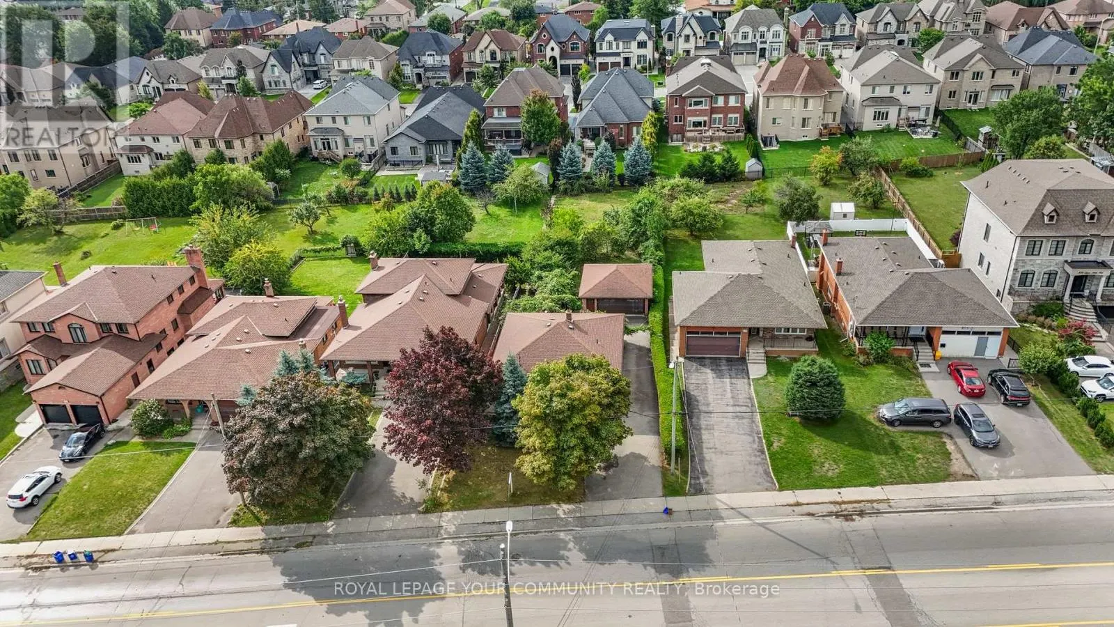 221 ELGIN MILLS ROAD W