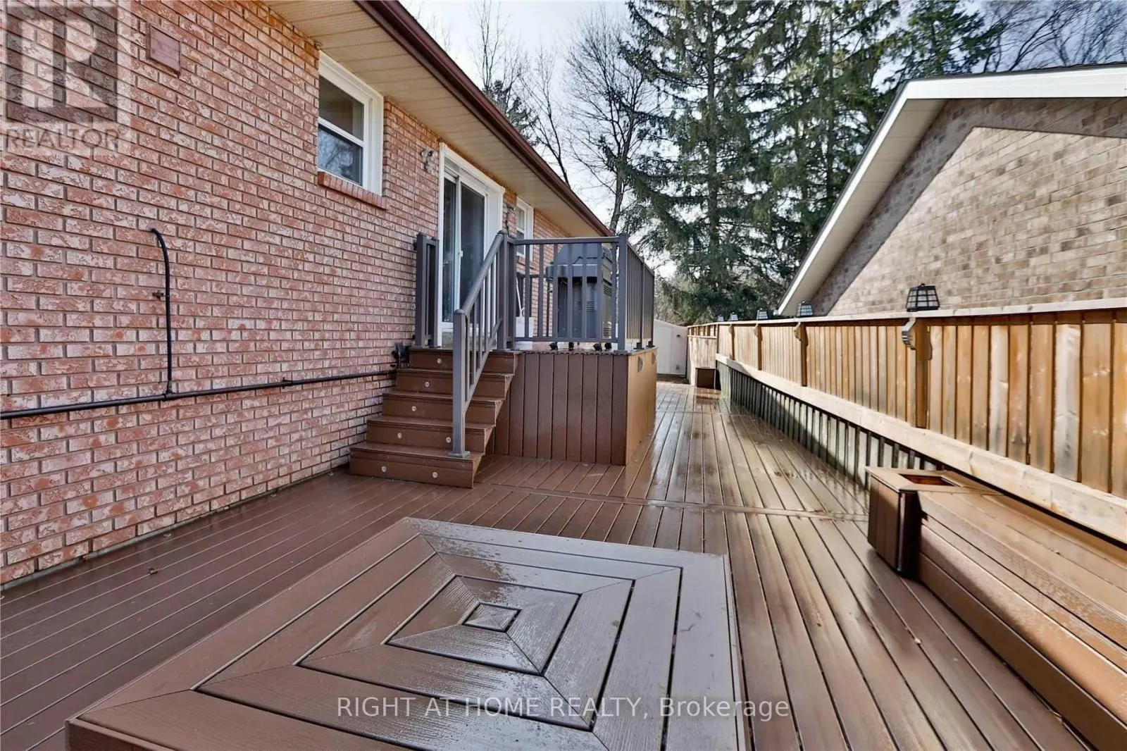 1060 ELGIN STREET