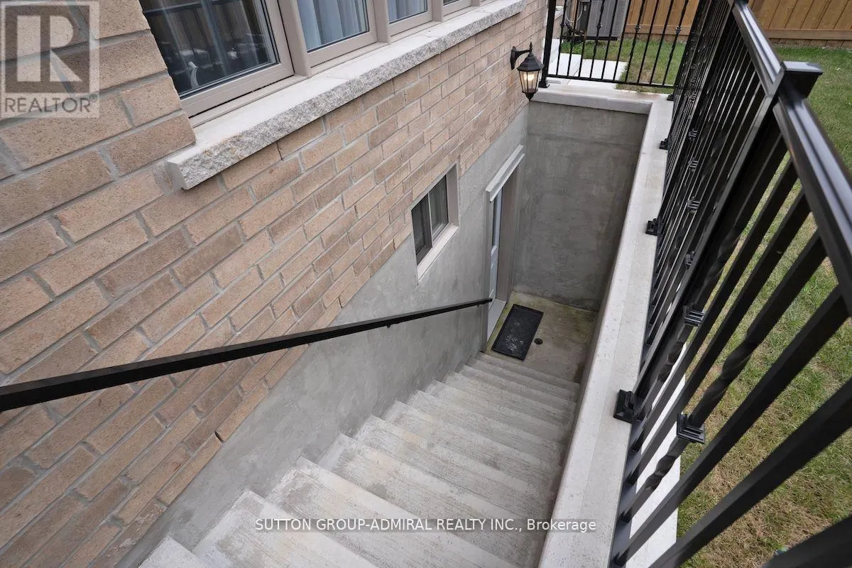 42 SOLAR STREET