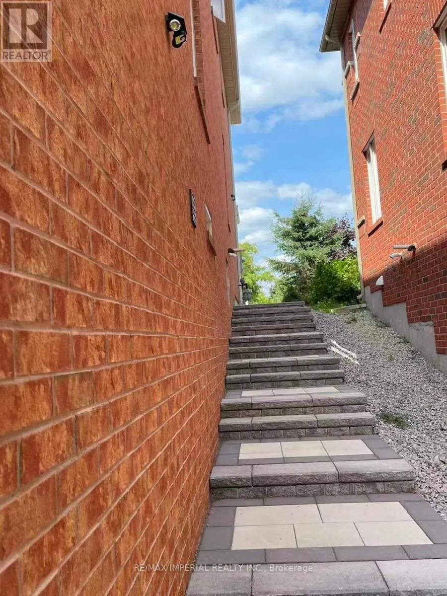 LOWER 135 AIKENHEAD AVENUE