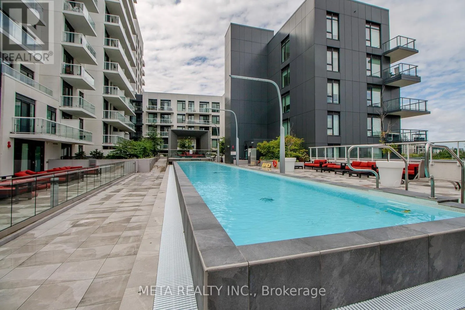 701 - 10 ROUGE VALLEY DRIVE W