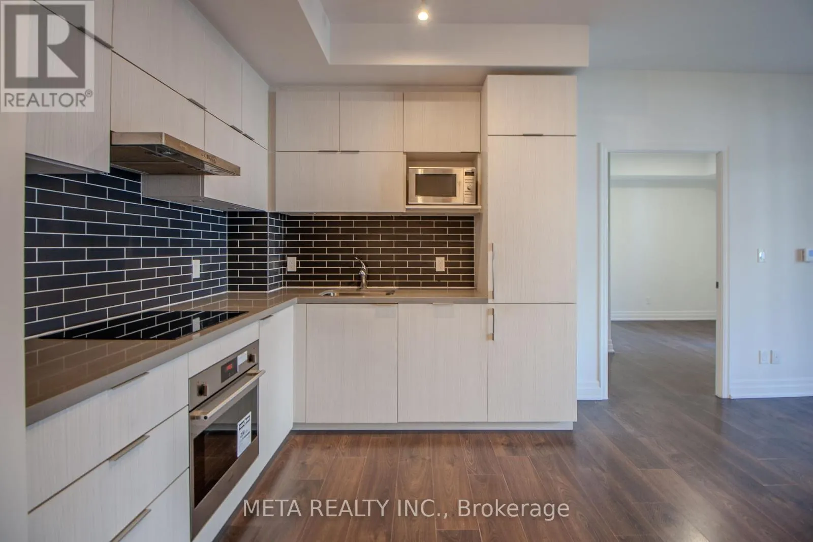 701 - 10 ROUGE VALLEY DRIVE W