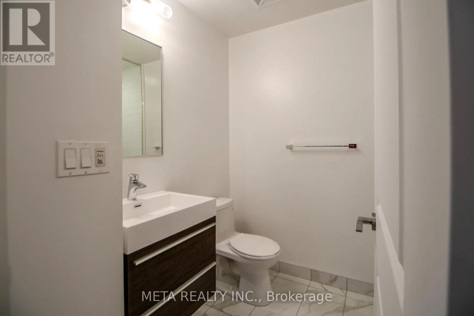 701 - 10 ROUGE VALLEY DRIVE W