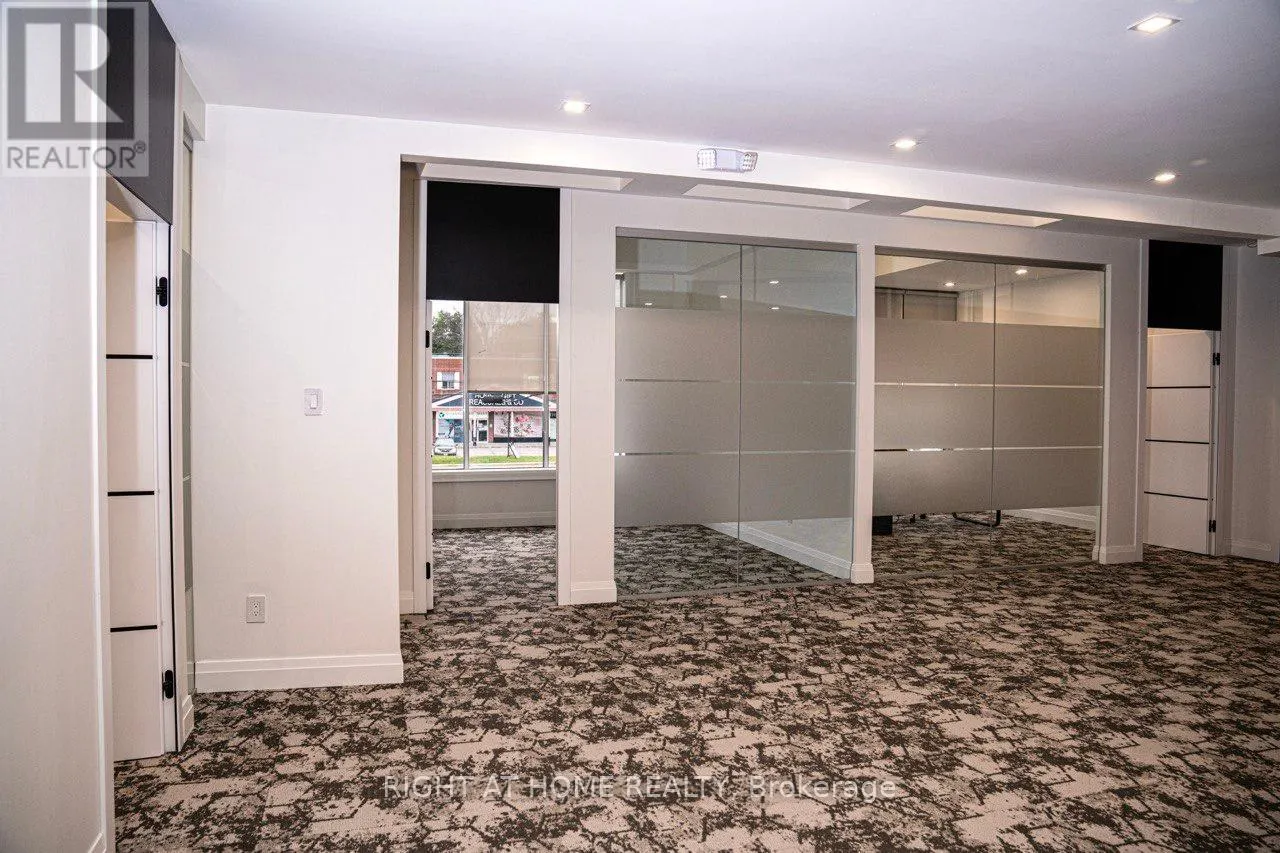 8119 YONGE STREET