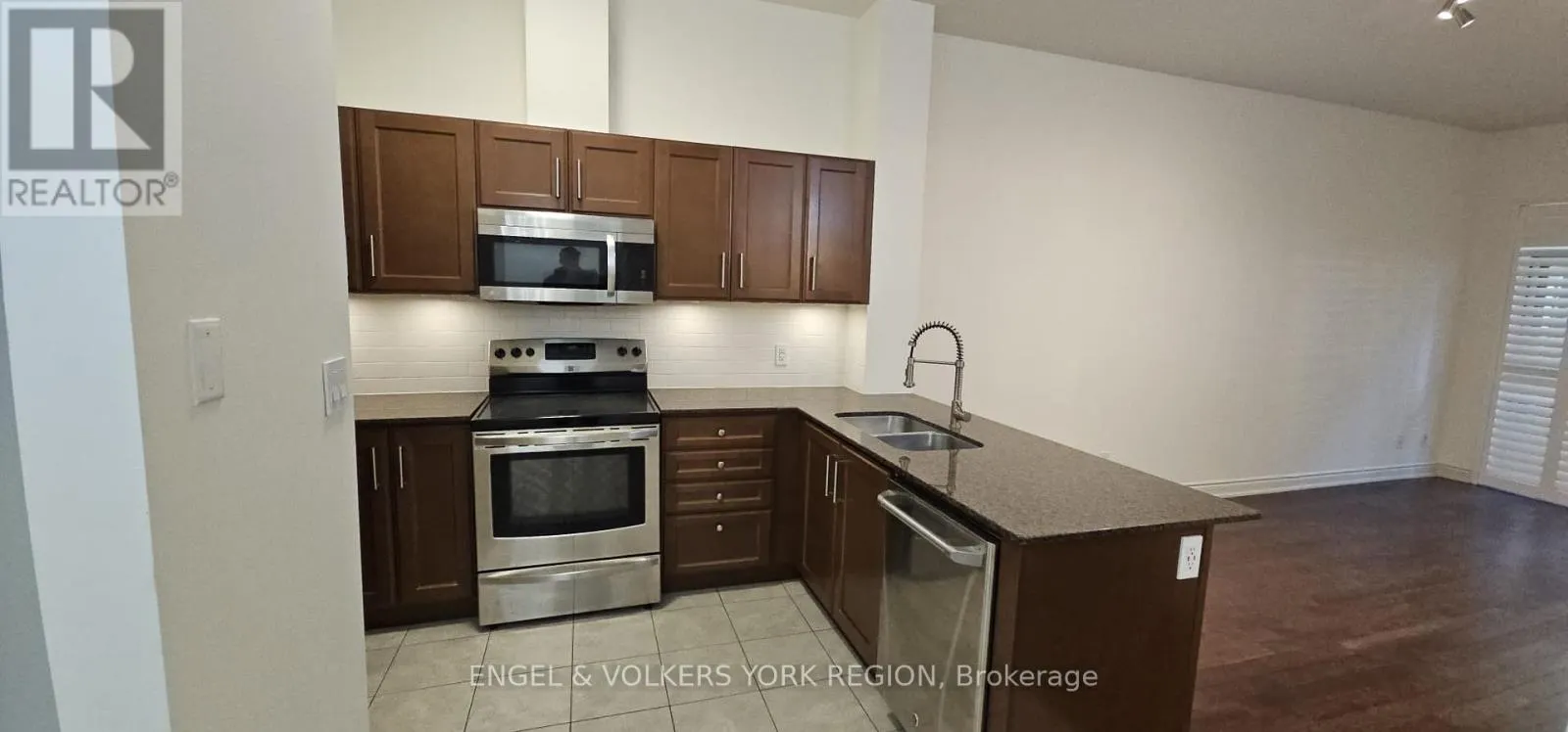 106 - 281 WOODBRIDGE AVENUE