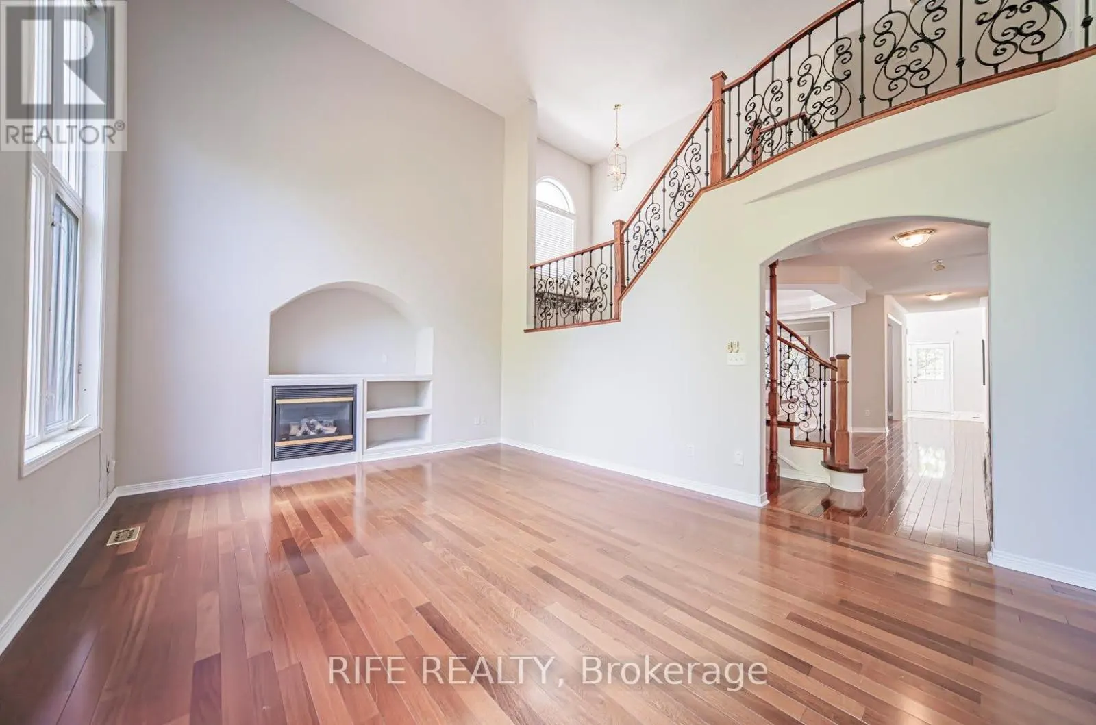 37 BURNDENFORD CRESCENT