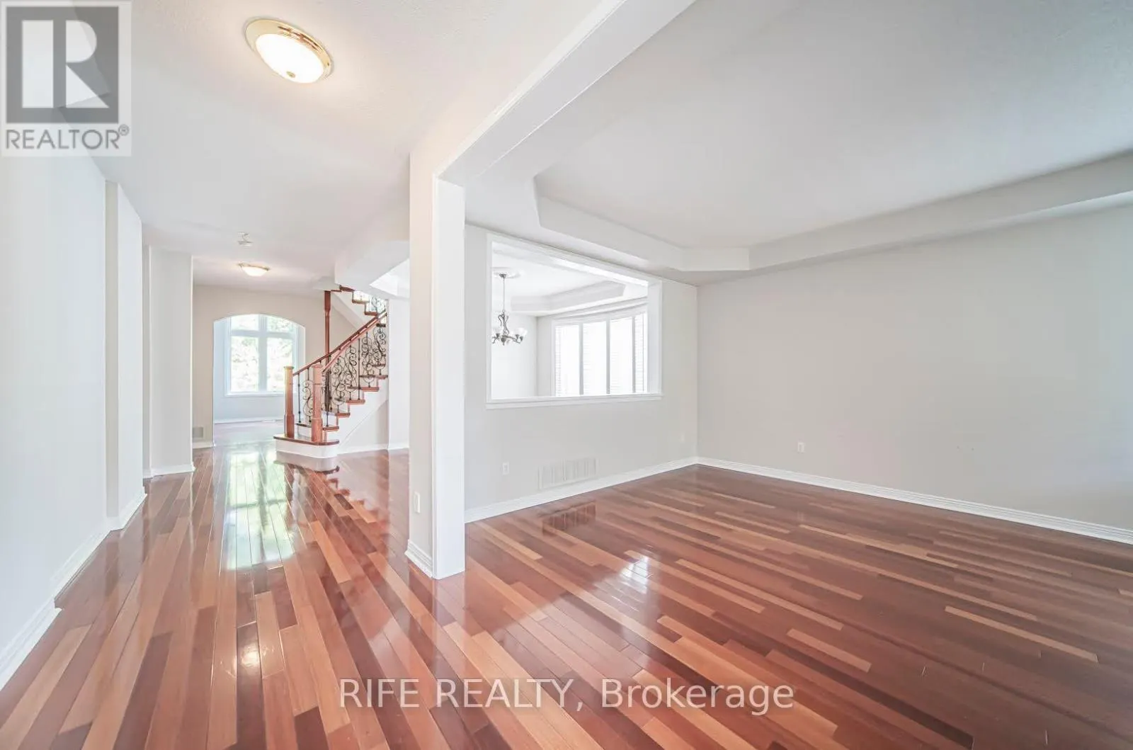 37 BURNDENFORD CRESCENT