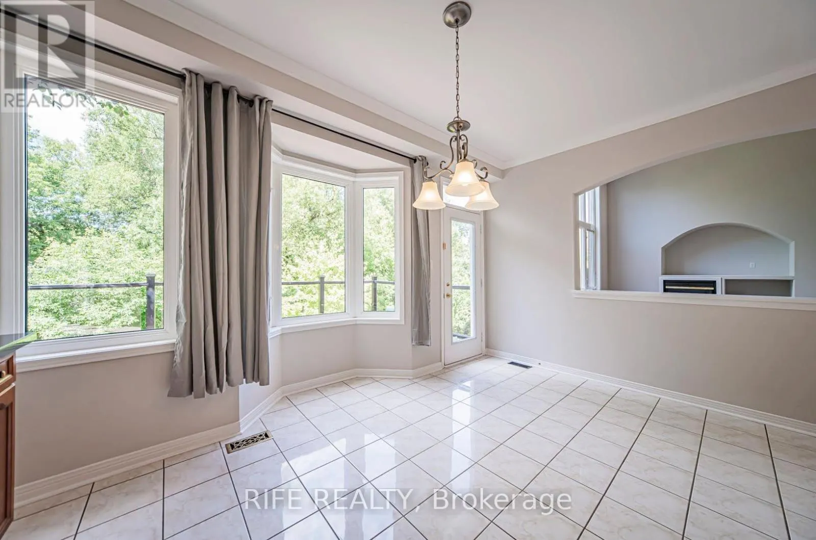 37 BURNDENFORD CRESCENT