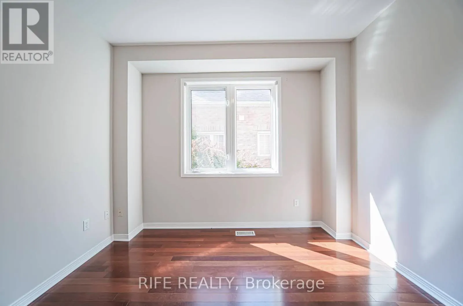 37 BURNDENFORD CRESCENT