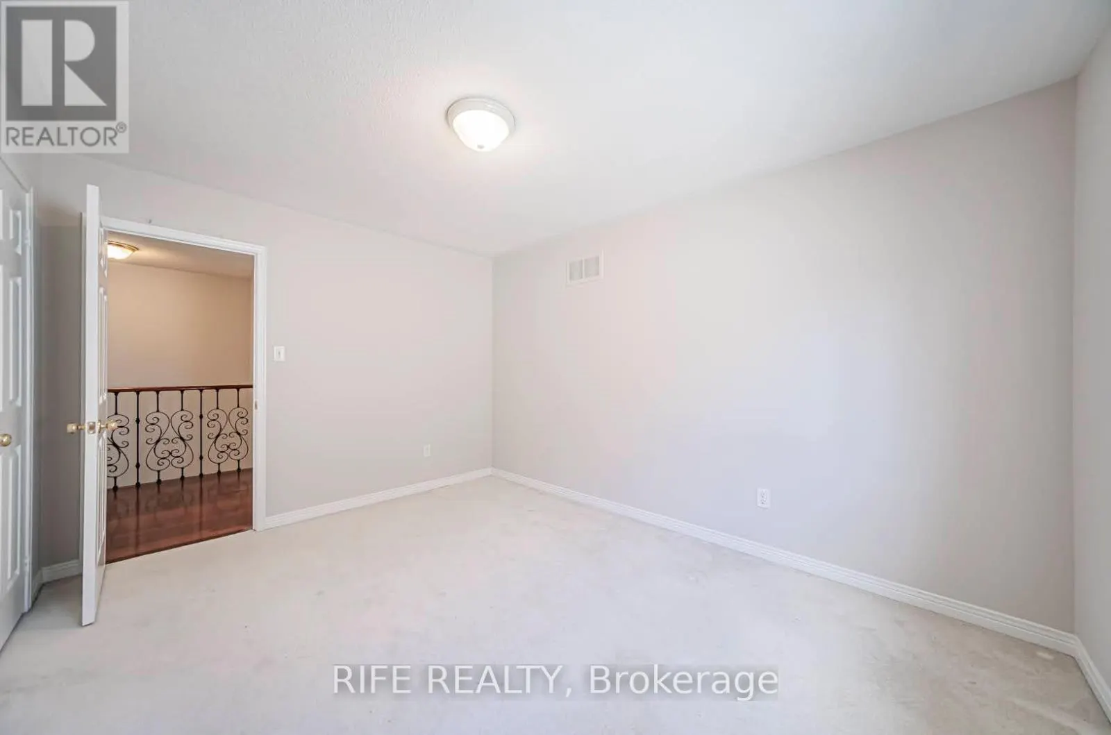 37 BURNDENFORD CRESCENT